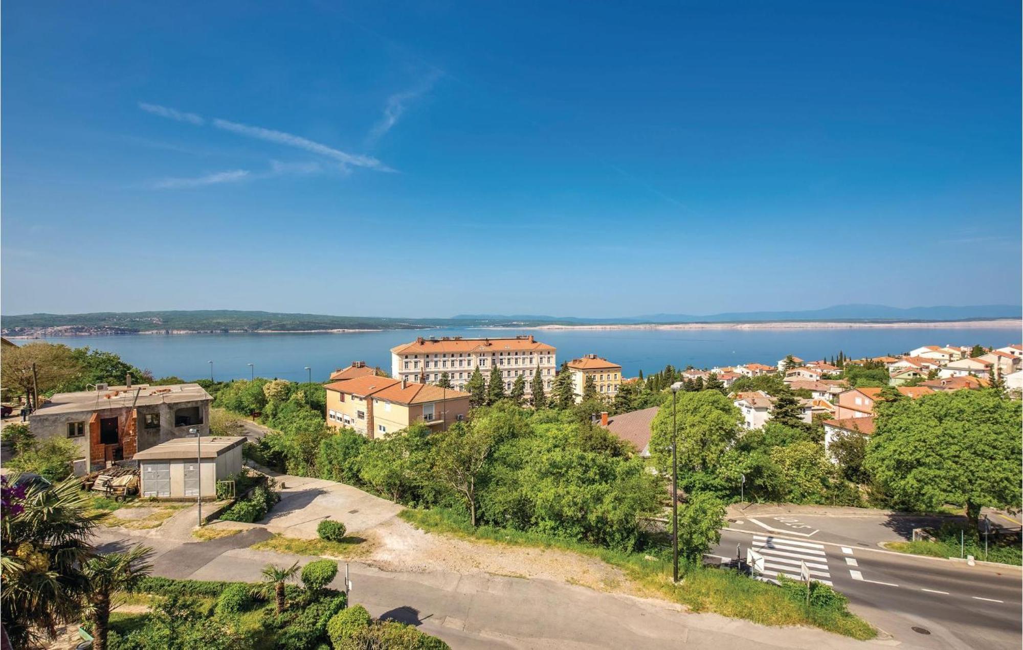 Beautiful Apartment In Crikvenica With Jacuzzi Exterior foto