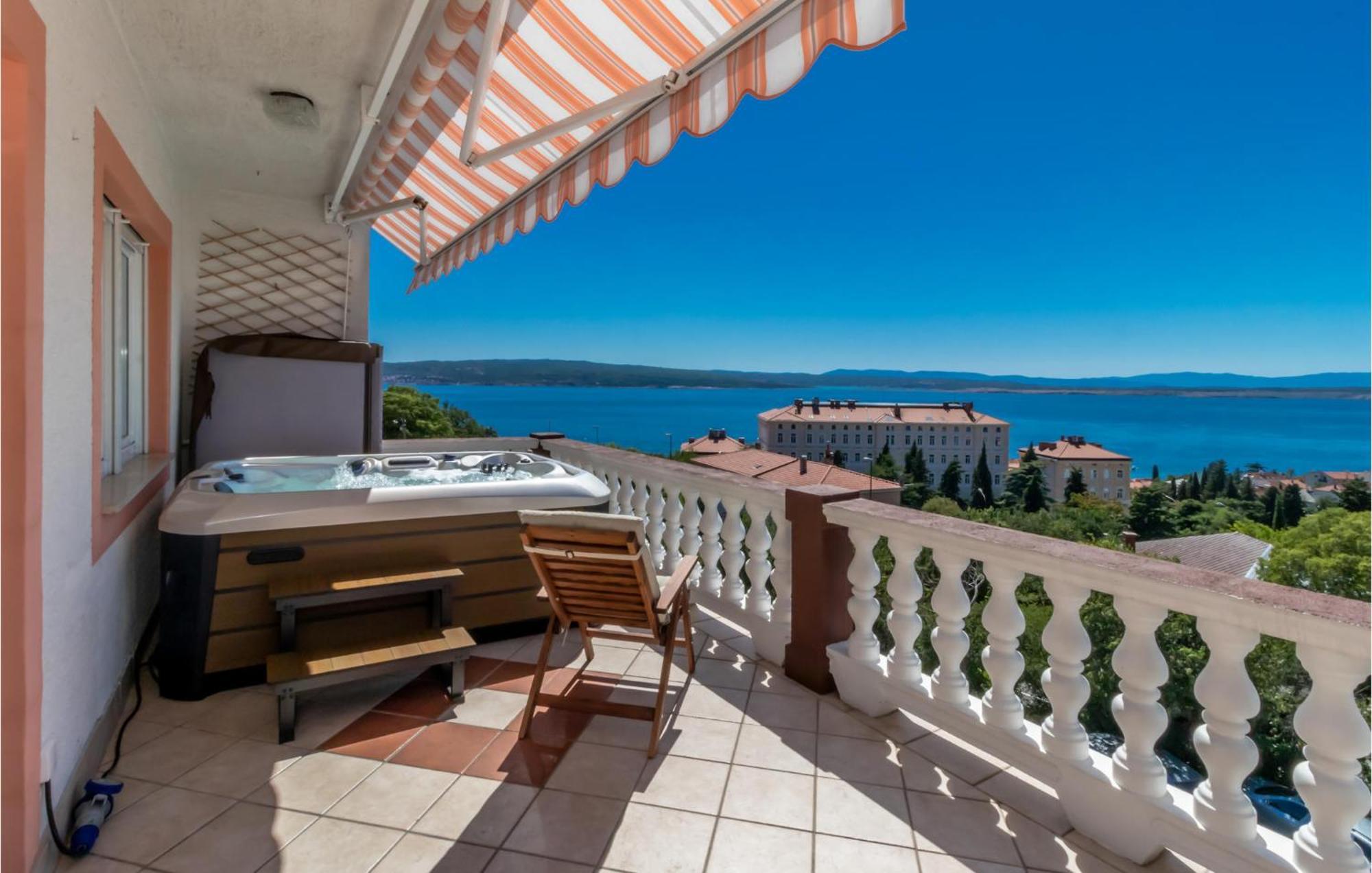 Beautiful Apartment In Crikvenica With Jacuzzi Exterior foto