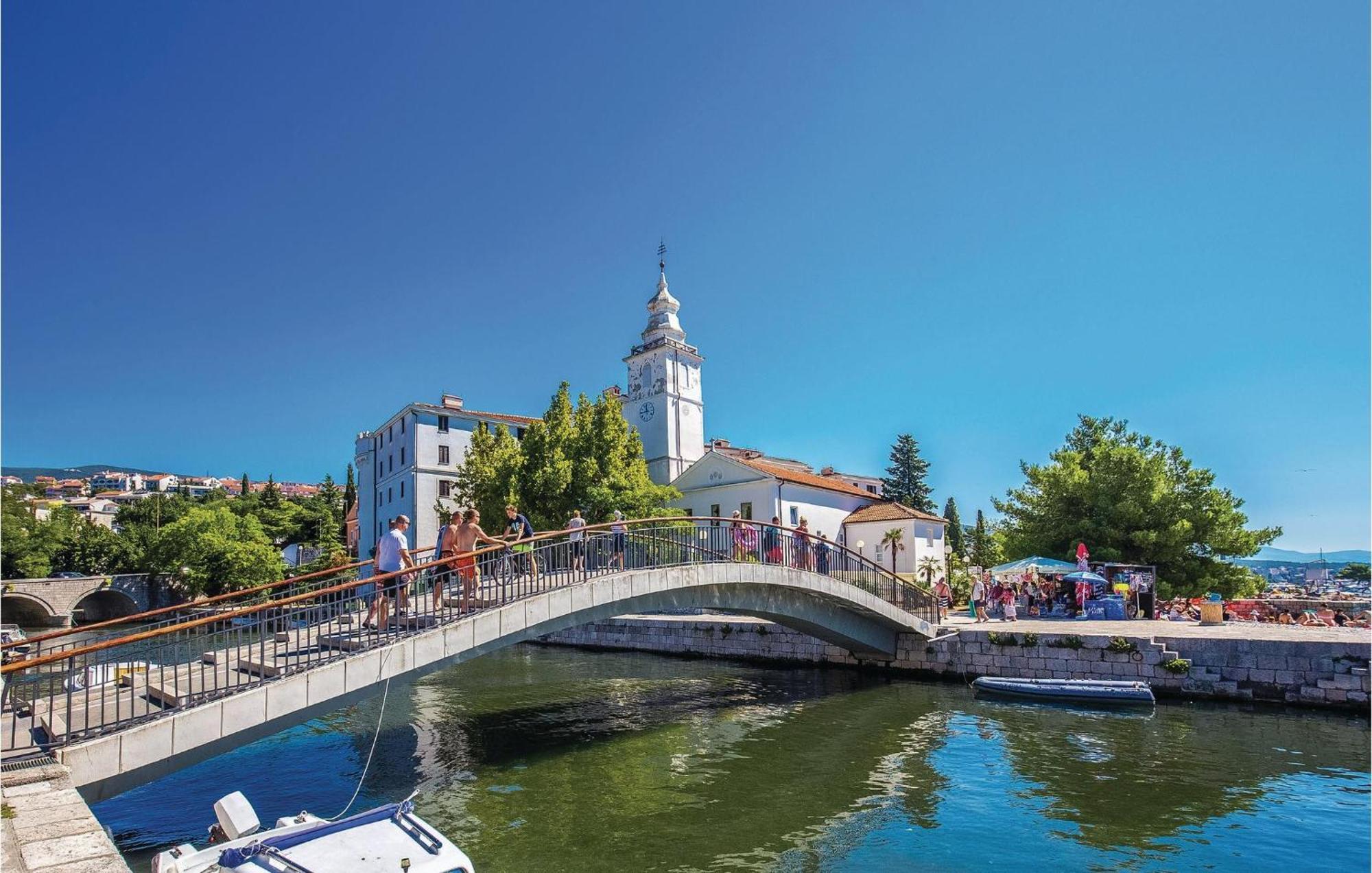 Beautiful Apartment In Crikvenica With Jacuzzi Exterior foto